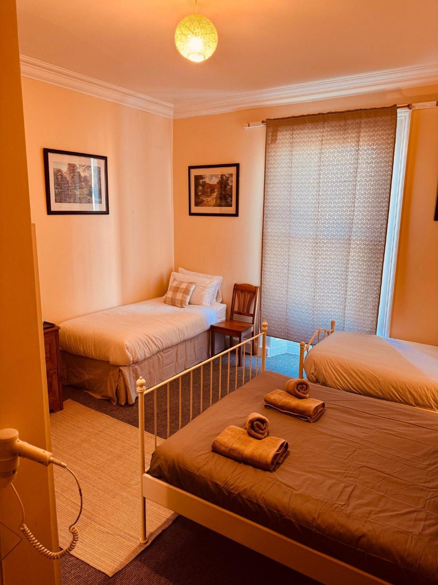 Edinburgh Travel Guest House Exterior photo