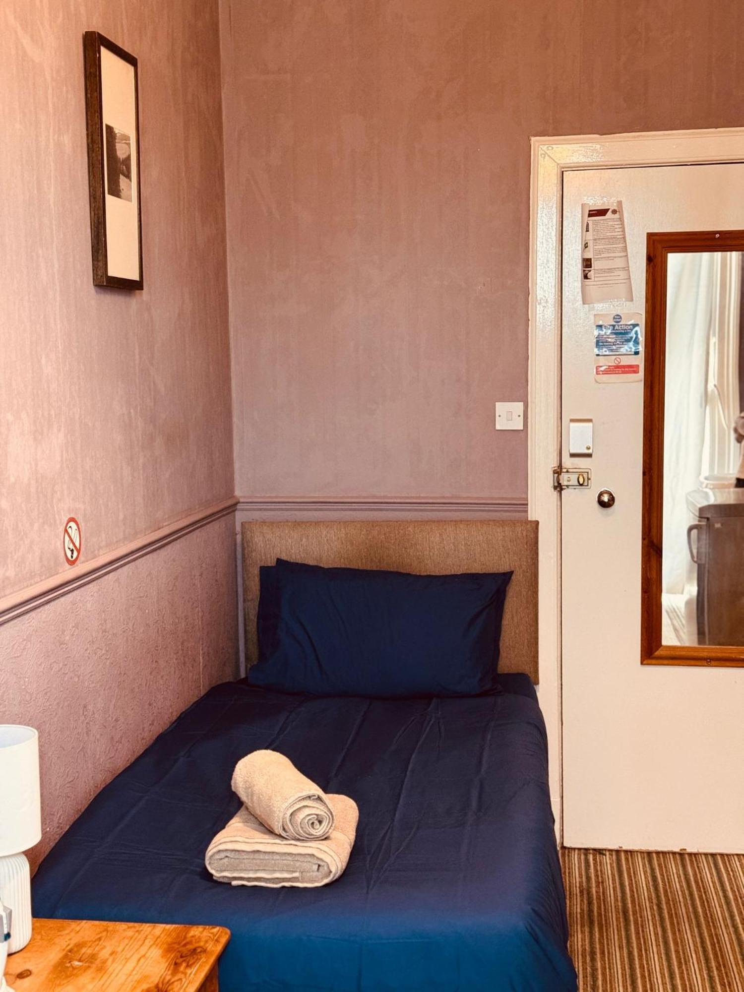 Edinburgh Travel Guest House Exterior photo